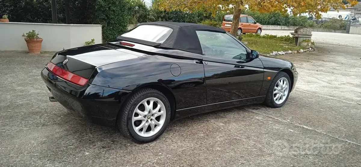 Usata Alfa Romeo Spider 165 CV (121 kW) 2004 Nero Cabrio