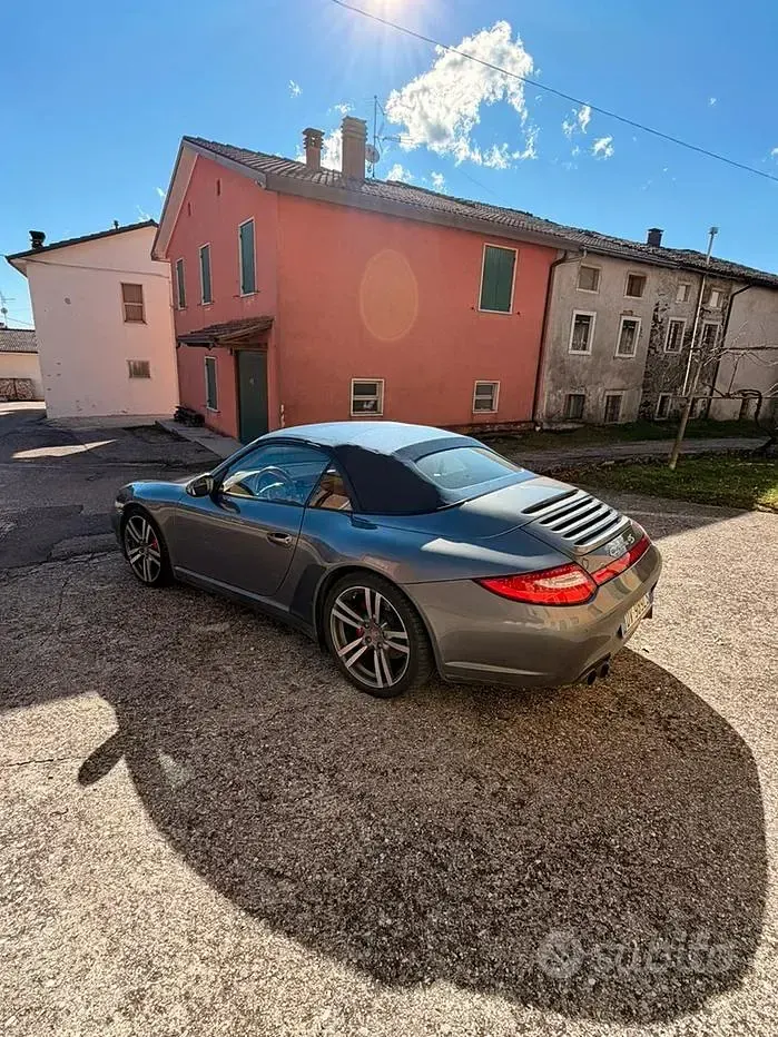 Usata Porsche 997 385 CV (283 kW) 2009 Grigio Cabrio