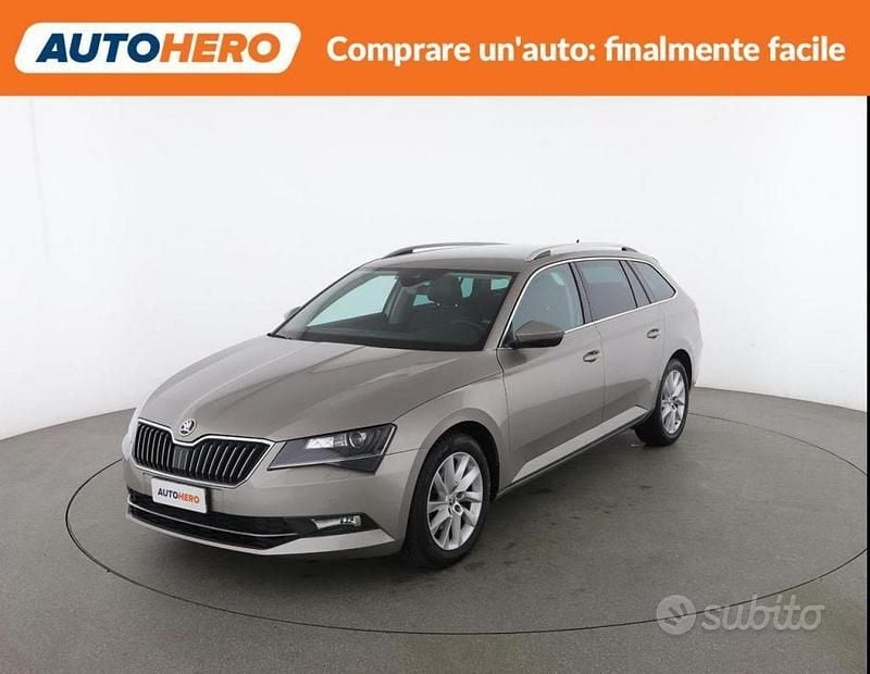 Usata Skoda Superb Style 150 CV (110 kW) 2018 Oro Station wagon