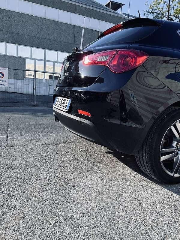 Usata Alfa Romeo Giulietta Distinctive 120 CV (88 kW) 2016 Utilitaria