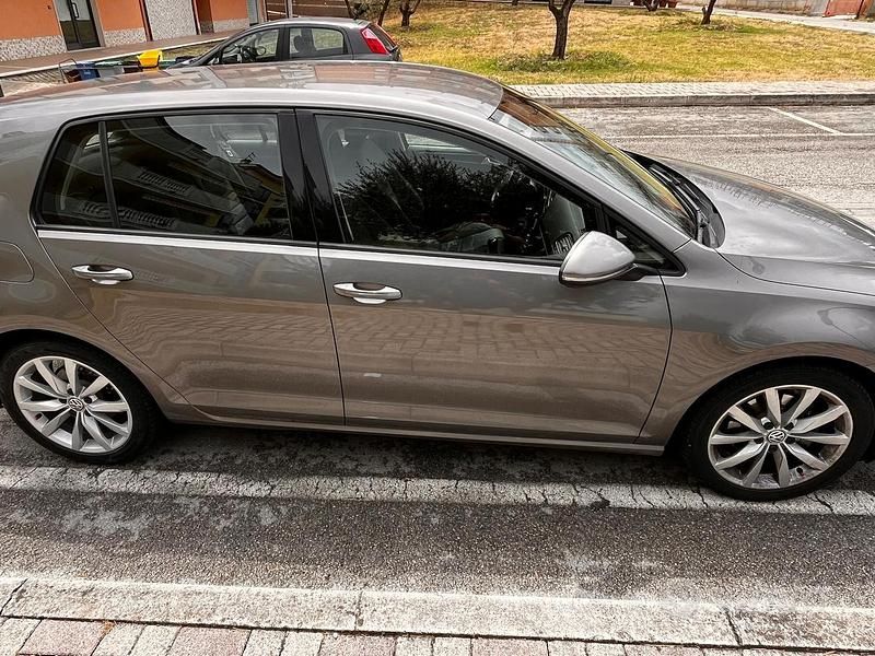 Usata VW Golf VII Highline 110 CV (80 kW) 2015 Grigio Berlina