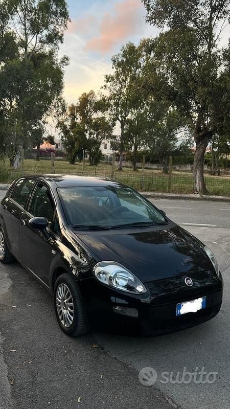 Nero Usata 2014 Fiat Punto Street Utilitaria | 3300 € (Super prezzo) - Immagine 1/4