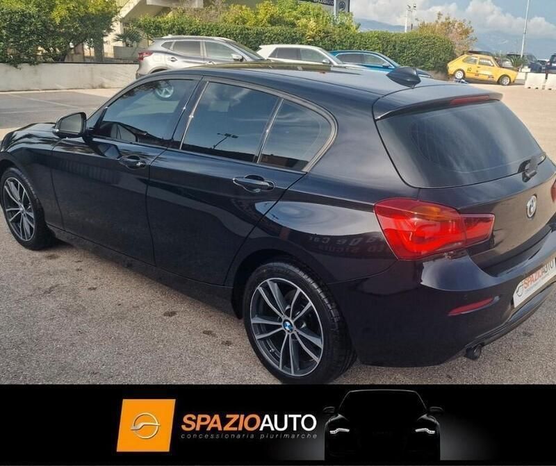 Usado BMW 116 Sport Line 116 CV (85 kW) 2018 Negro Utilitario