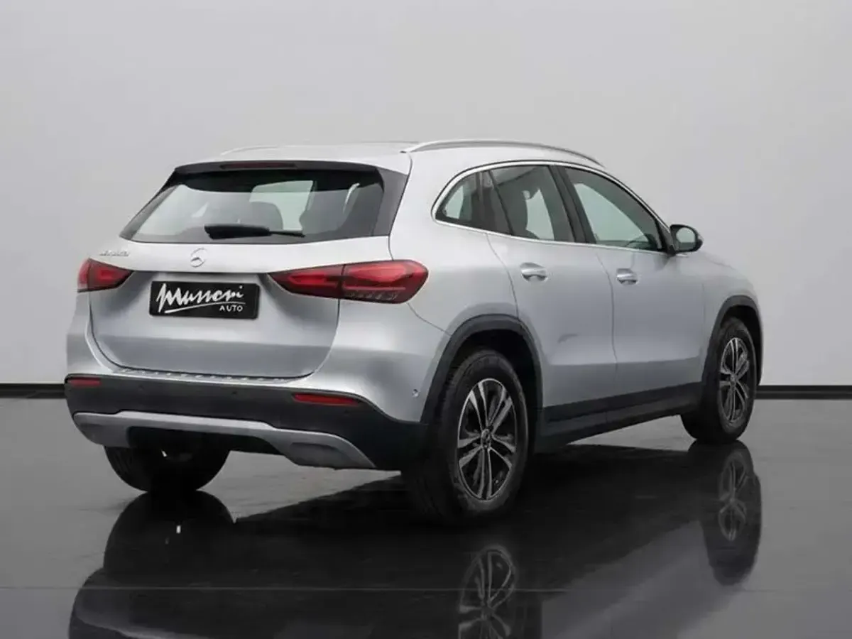 Usata Mercedes GLA180 Advanced 116 CV (85 kW) 2025 Argento met. SUV
