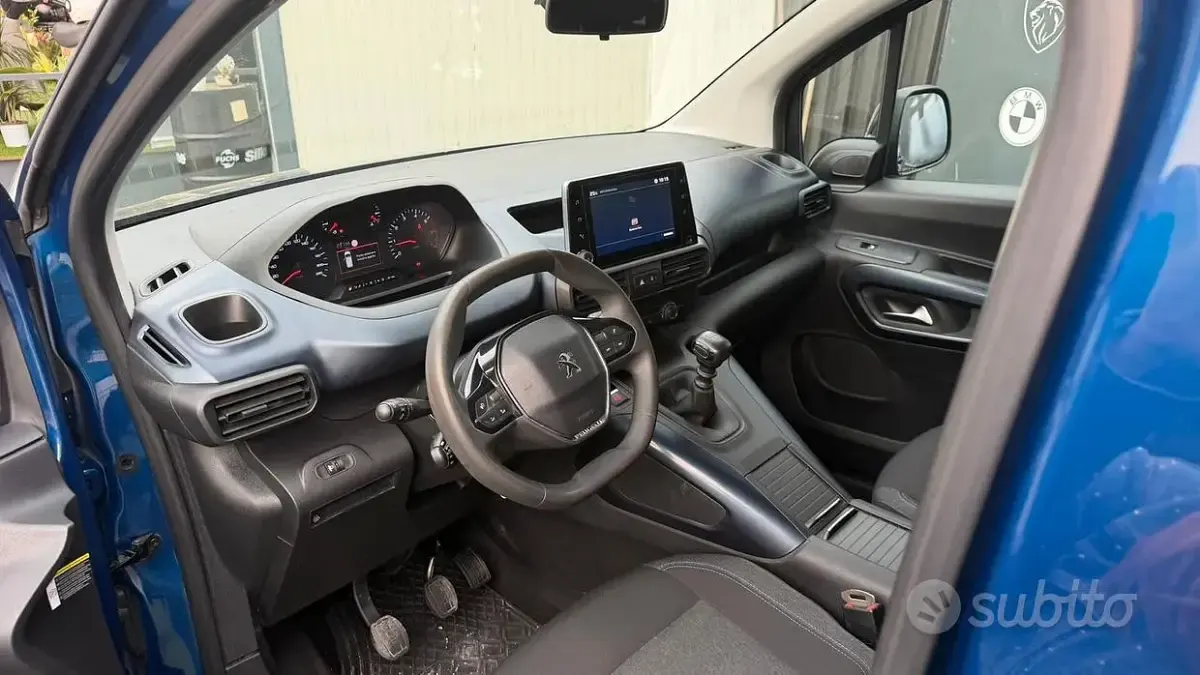 Usata Peugeot Rifter Allure 102 CV (75 kW) 2022 Bluazzurro Monovolume