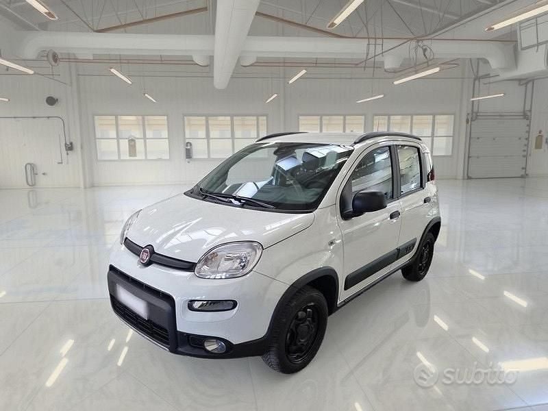 Usata Fiat Panda 4x4 Wild 85 CV (62 kW) 2022 Bianco Utilitaria