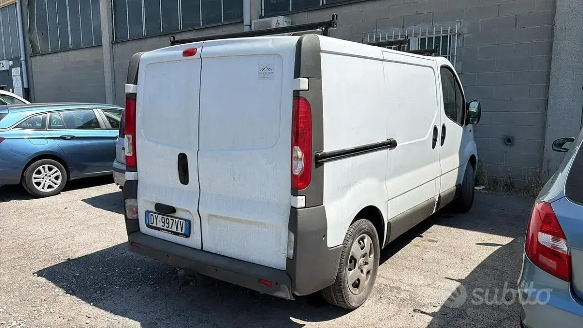 Usata Opel Vivaro 146 CV (107 kW) 2009 Nero Monovolume
