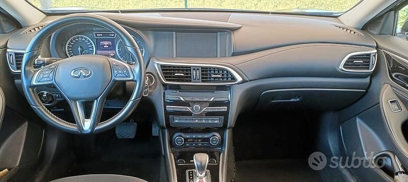 Usata Infiniti Q30 Business 110 CV (80 kW) 2018 Nero Utilitaria