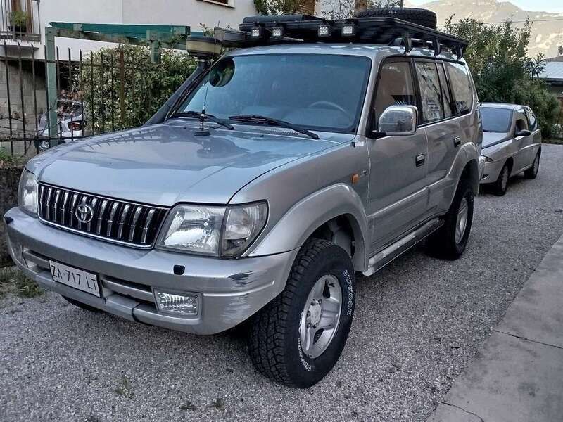 Argento Usata 2001 Toyota Land Cruiser SUV | 17.000 € (Buon prezzo) - Immagine 1/4