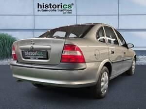 Usata Opel Vectra 75 CV (55 kW) 1996 Oro Berlina