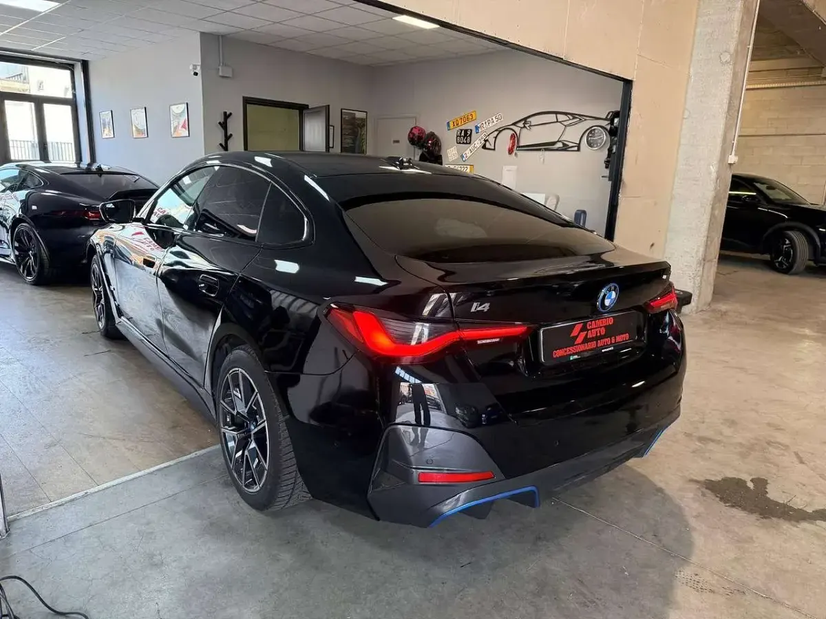 Usata BMW i4 M Sport 105 kW (143 CV) 2024 Nero Berlina