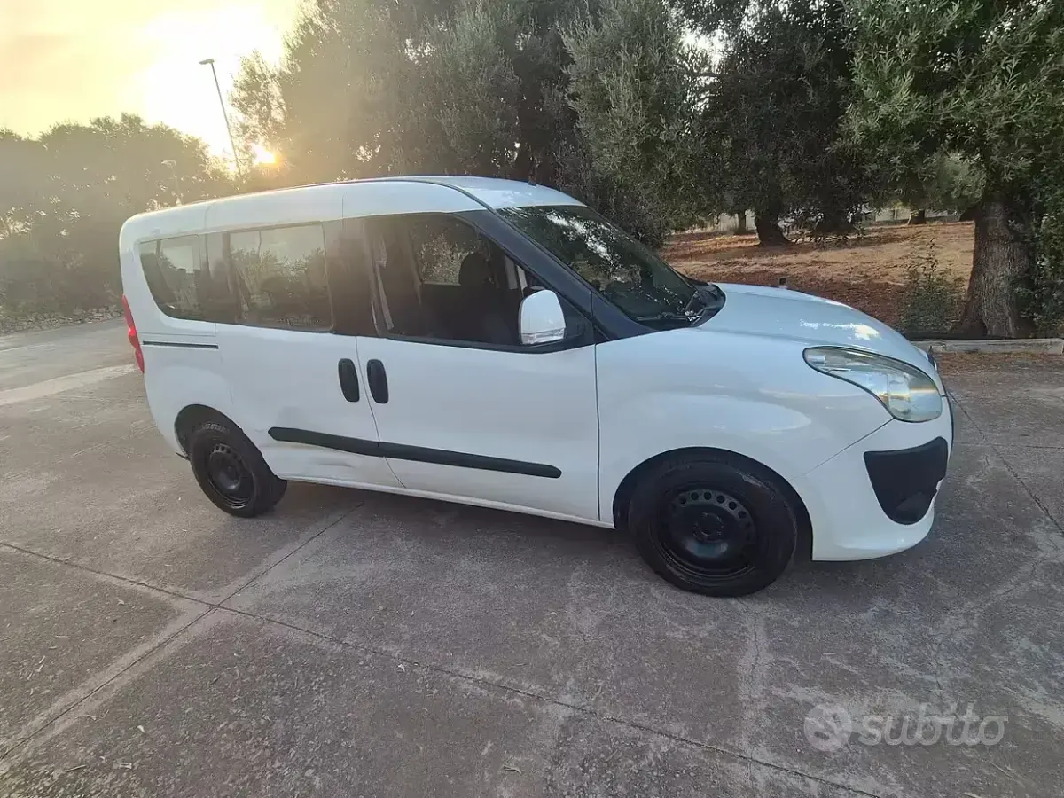 Usata Fiat Doblò 135 CV (99 kW) 2011 Monovolume
