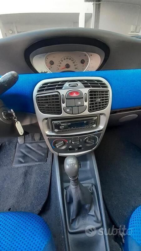 Gebraucht Lancia Ypsilon 54 PS (39 kW) 2002 Blau Kleinwagen