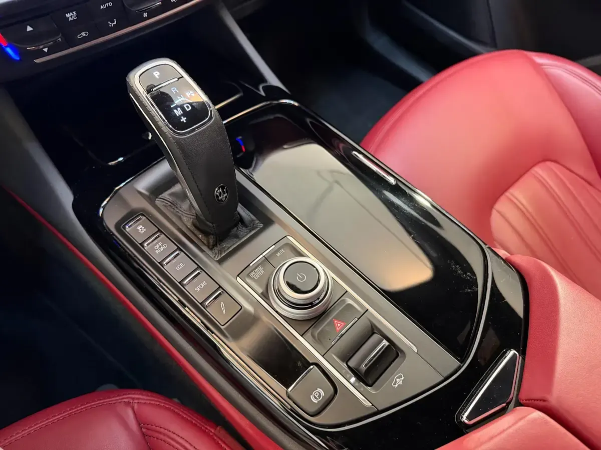 Usata Maserati Levante 330 CV (242 kW) 2022 Nero SUV