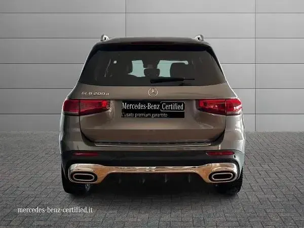 Usata Mercedes GLB200 Premium 150 CV (110 kW) 2023 Grigio montagna SUV