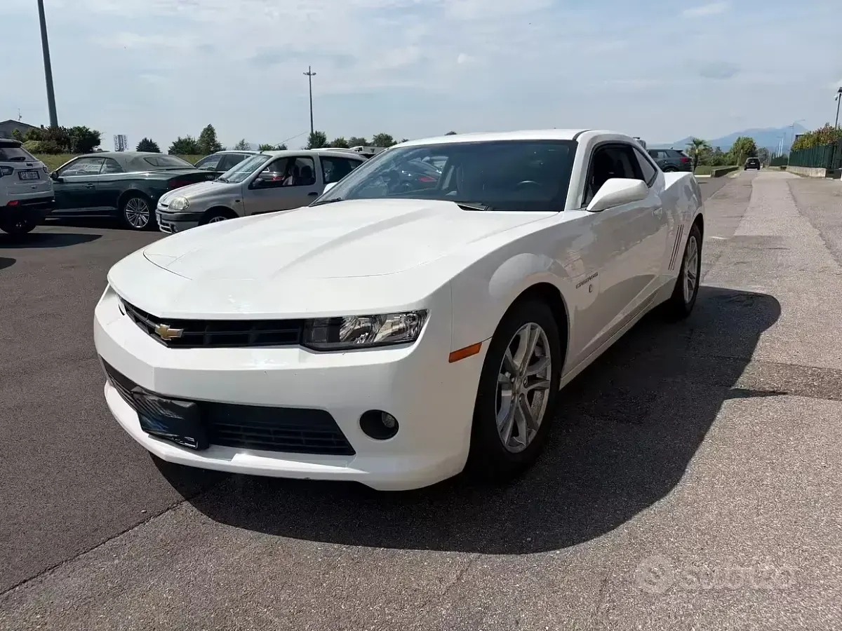 Usata Chevrolet Camaro 328 CV (241 kW) 2015 Bianco Coupé