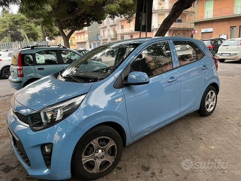 Usata Kia Picanto 2022 Blu Utilitaria