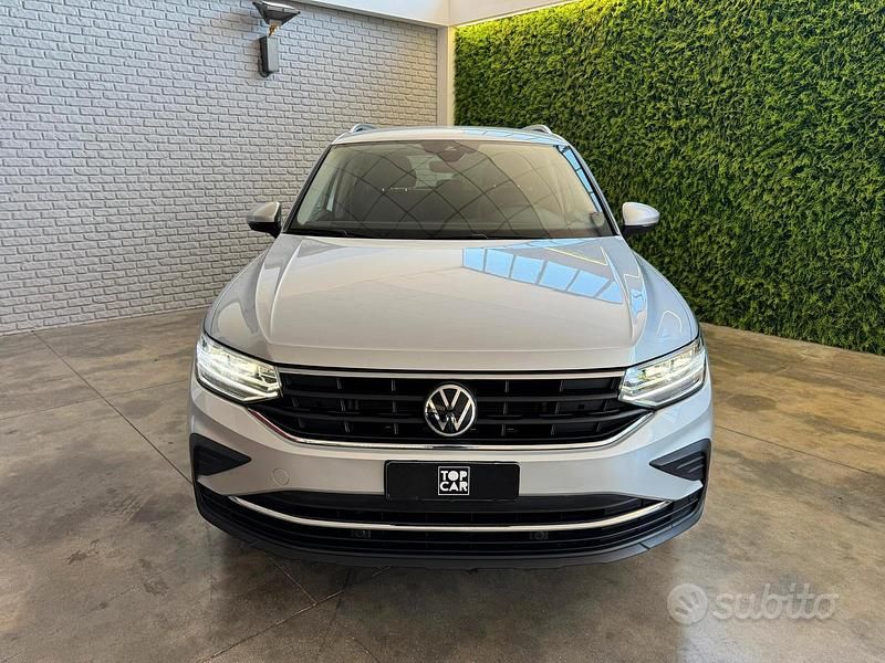 Usata VW Tiguan Life 122 CV (89 kW) 2021 Argento metallizzato SUV