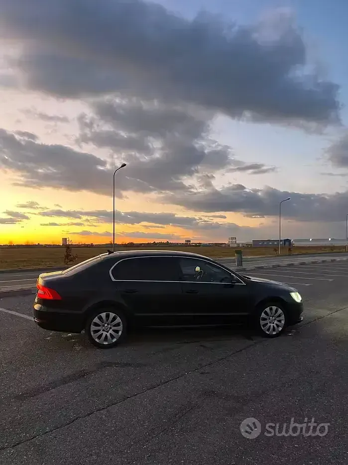 Usata Skoda Superb 170 CV (125 kW) 2014 Nero Berlina