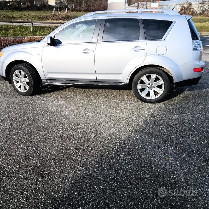 Usata Mitsubishi Outlander 177 CV (130 kW) 2010 Grigio SUV
