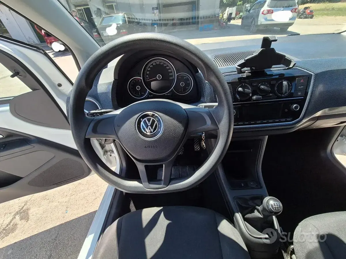Usata VW up! 60 CV (44 kW) 2022 Bianco Utilitaria