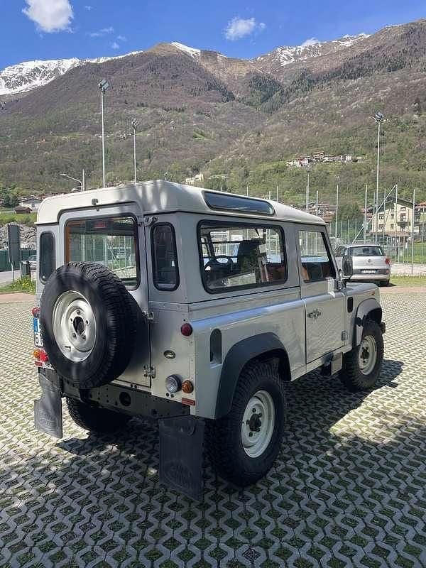 Usata Land Rover Defender 122 CV (89 kW) 2005 SUV