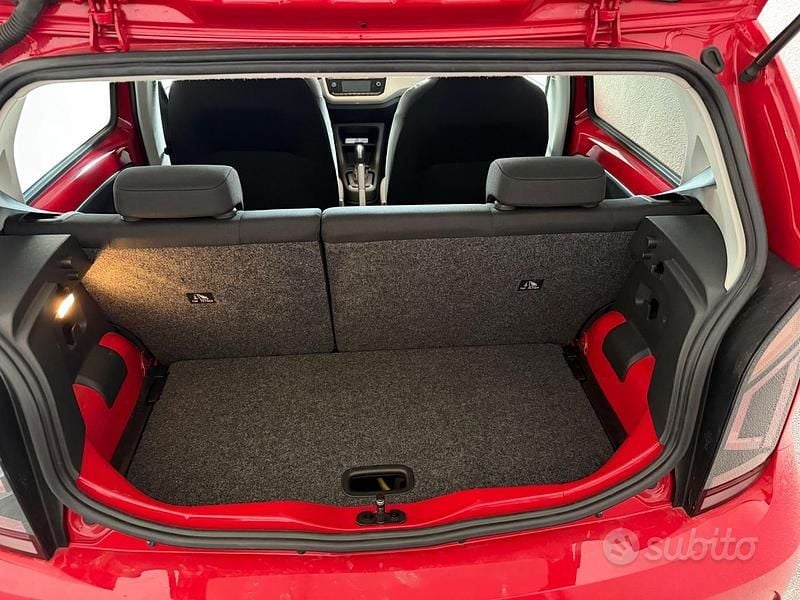 Usata VW e-up! 60 kW (82 CV) 2021 Rosso Utilitaria