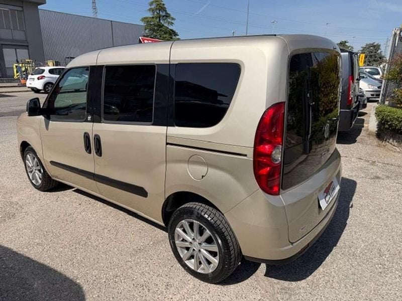 Usata Fiat Doblò Dynamic 135 CV (99 kW) 2011 Bronzo Monovolume
