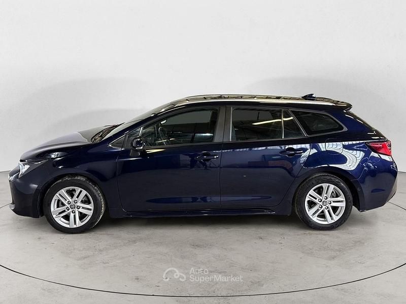 Usata Toyota Corolla Business Edition 122 CV (89 kW) 2022 Blu Station wagon