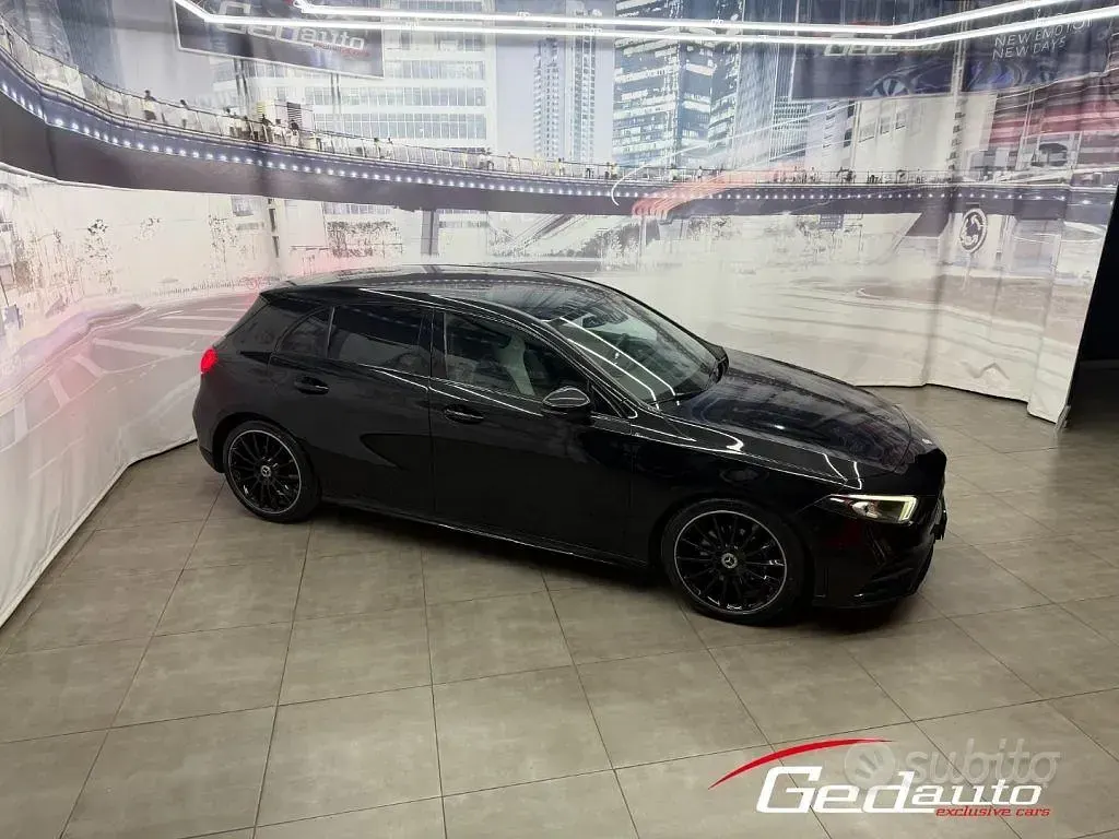 Usata Mercedes A180 Premium 116 CV (85 kW) 2022 Nero Berlina