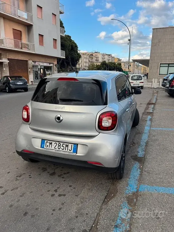 Usata Smart ForFour 90 CV (66 kW) 2015 Grigio Utilitaria