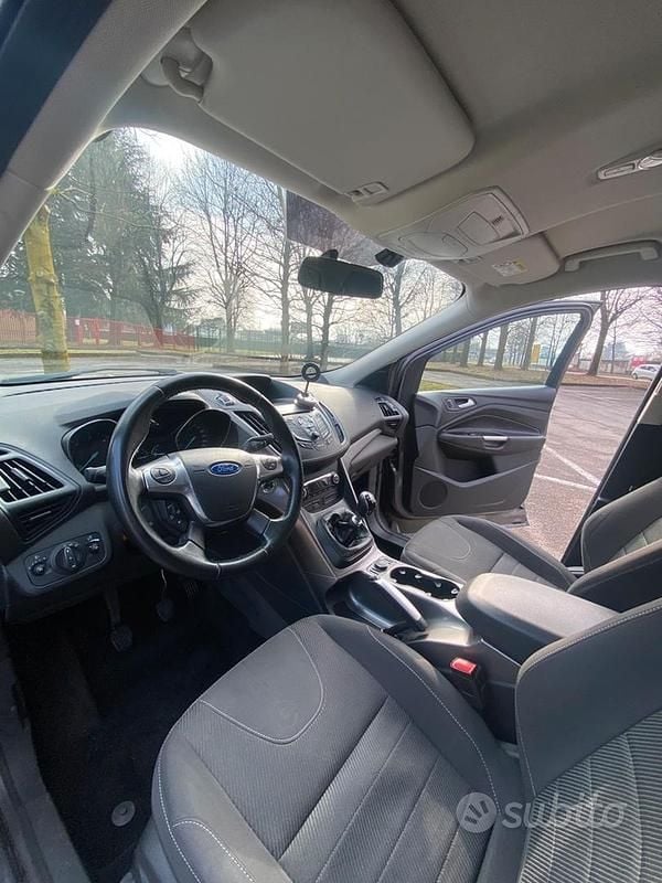 Usata Ford Kuga 150 CV (110 kW) 2017 Grigio SUV