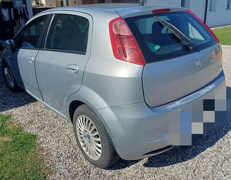 Usata Fiat Grande Punto Dynamic 75 CV (55 kW) 2007 Argento Utilitaria