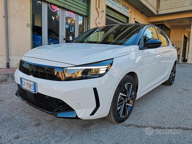 Usata Opel Corsa GS Line 100 CV (73 kW) 2025 Bianco Berlina