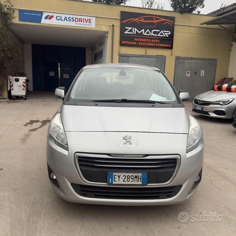 Usata Peugeot 5008 Active 115 CV (84 kW) 2015 Grigio Monovolume