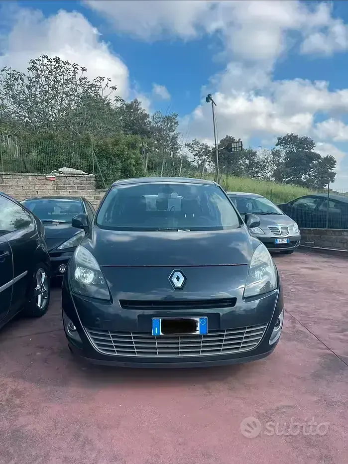 Usata Renault Scénic Dynamique 110 CV (80 kW) 2010 Monovolume