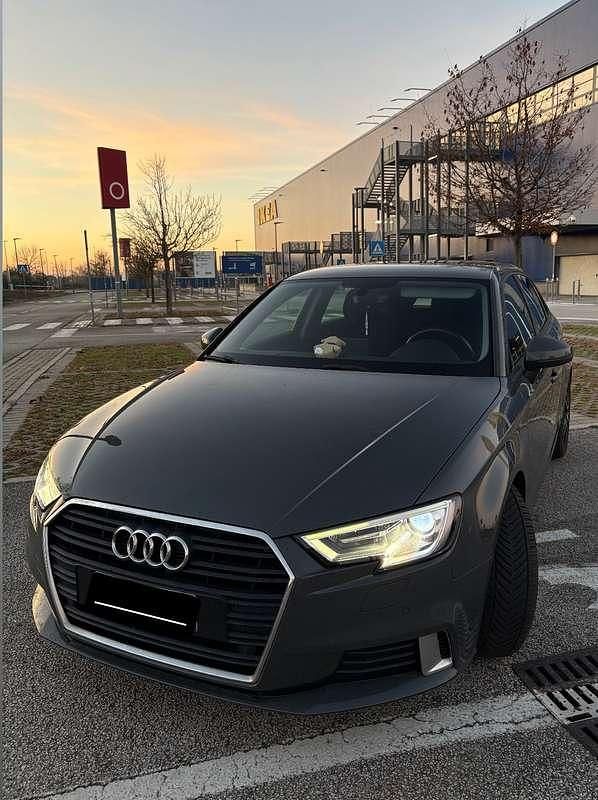 Usata Audi A3 Ambiente 116 CV (85 kW) 2017 Grigio Berlina