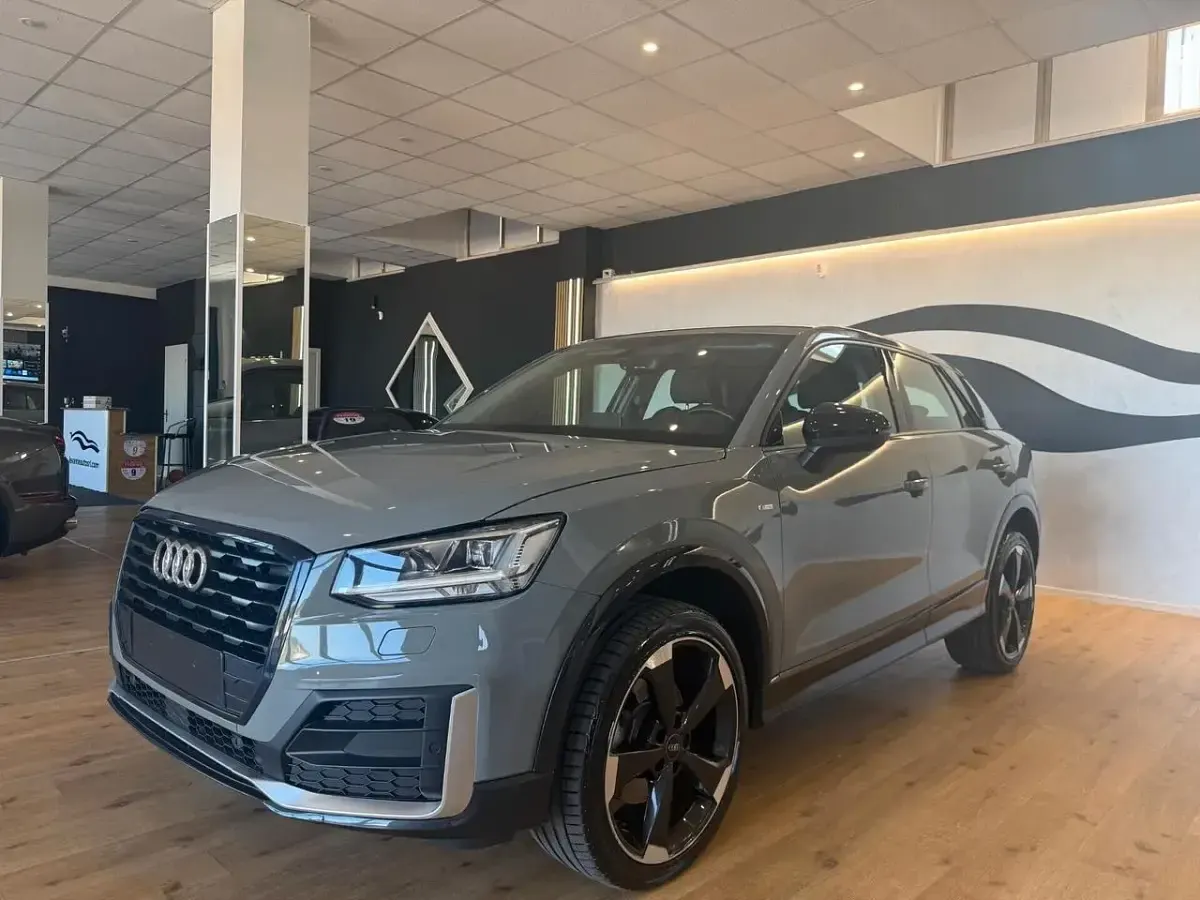 Usata Audi Q2 S-Line 150 CV (110 kW) 2017 Grigio SUV