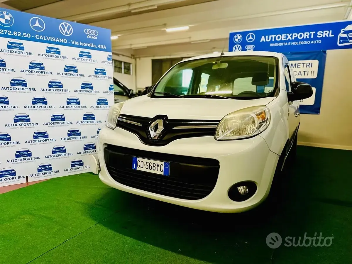 Usado Renault Kangoo LIMITED 95 CV (69 kW) 2020 Blanco Monovolumen
