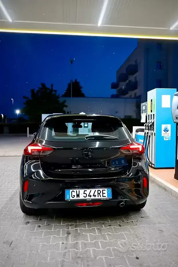 Usata Opel Corsa 101 CV (74 kW) 2025 Nero Utilitaria