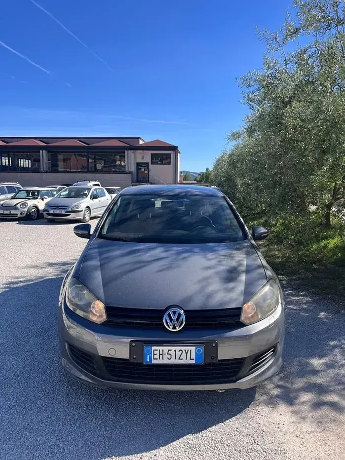 Usata VW Golf VI 105 CV (77 kW) 2011 Utilitaria