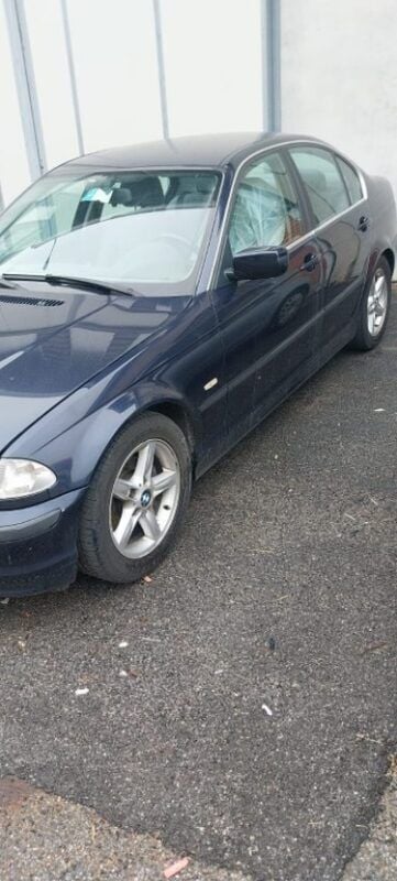 Usata BMW 320 Advantage 190 CV (139 kW) 2000 Blu/azzurro Berlina