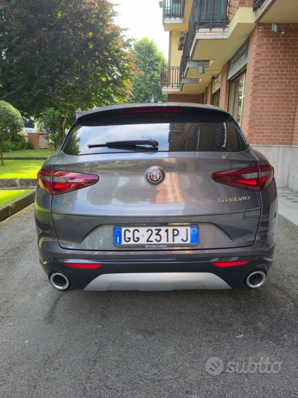 Usata Alfa Romeo Stelvio Ti 210 CV (154 kW) 2021 Grigio SUV