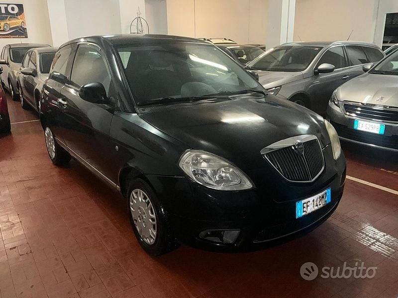 Usata Lancia Ypsilon 69 CV (50 kW) 2011 Nero Utilitaria