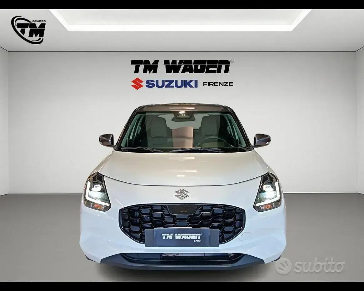Usata Suzuki Swift 83 CV (61 kW) 2025 Bicolore Utilitaria