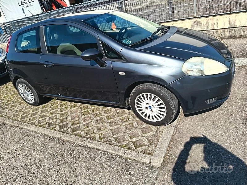 Usata Fiat Punto 77 CV (56 kW) 2007 Nero Utilitaria