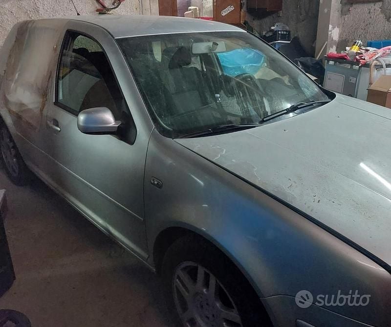 Usata VW Golf IV 101 CV (74 kW) 2002 Grigio