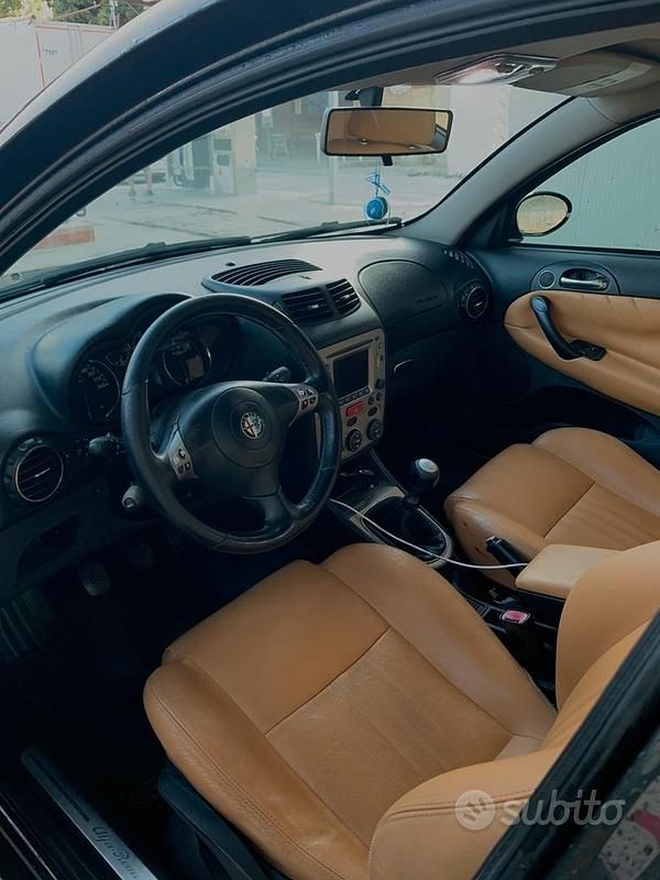 Usata Alfa Romeo 147 120 CV (88 kW) 2006 Nero Utilitaria