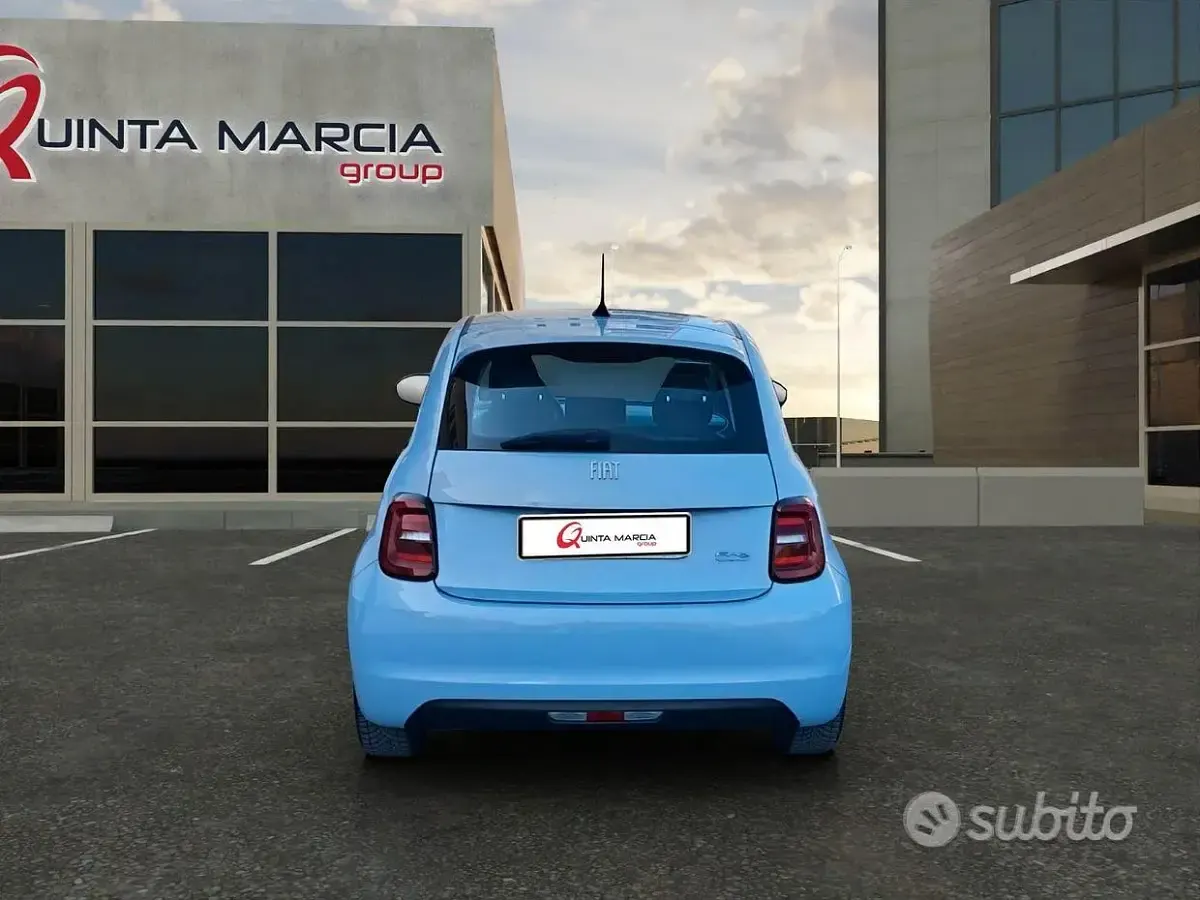 Usata Fiat 500e Opening Edition 86 kW (118 CV) 2020 Blu/azzurro Berlina