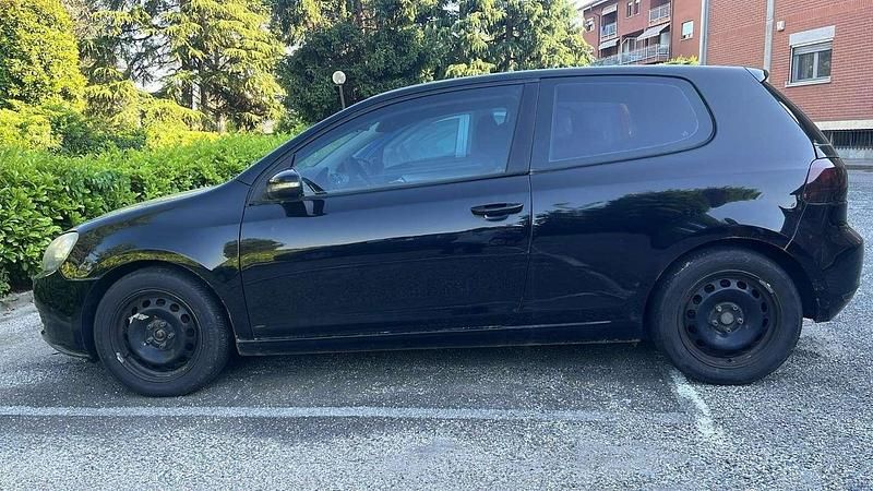 Usata VW Golf VI Trendline 102 CV (75 kW) 2009 Nero Utilitaria